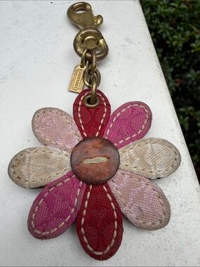 Coach Vintage Pink Signature Leather Cloth F lower Daisy Charm Fob Rare
